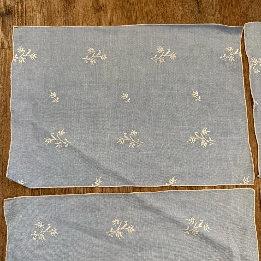 Vintage Table Placemats Blue White Floral Embroidered Cottagecore Classic Lot 4